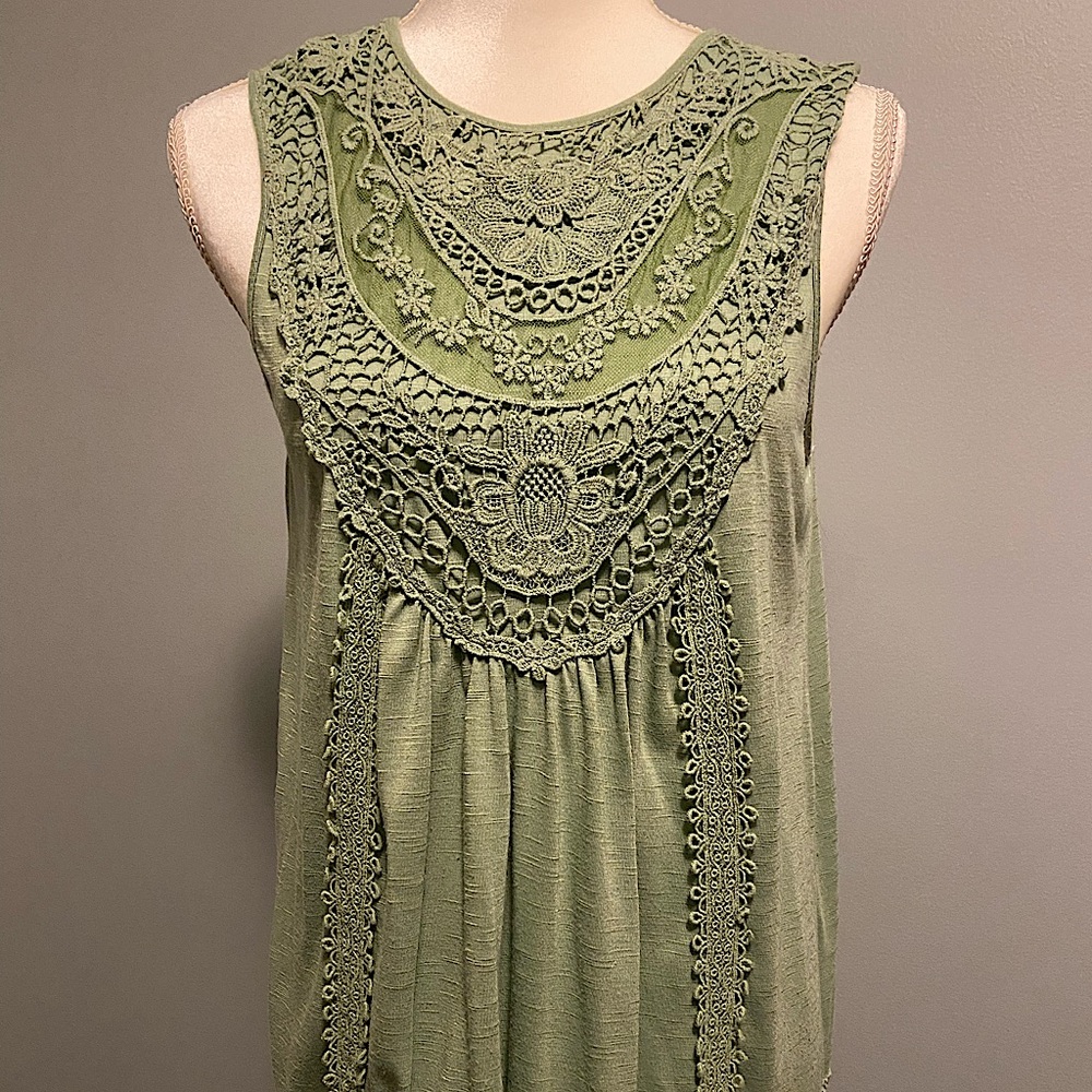 Seafoam green sleeveless top
